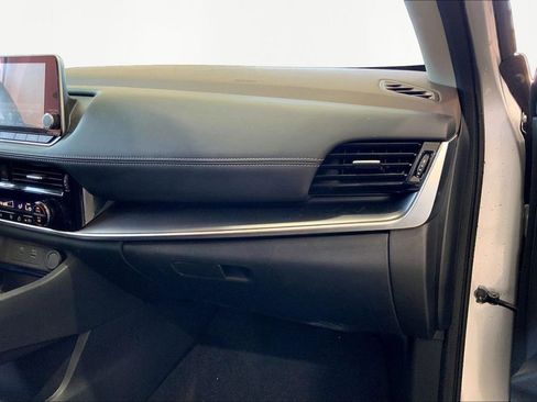 Used 2022 Nissan Rogue SV image 18