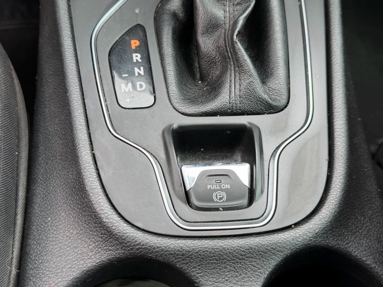Used 2020 Jeep Cherokee Latitude Plus FWD image 13