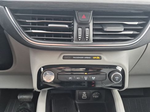 Certified 2025 Ford Escape SE w/ PHEV Premium Package image 30