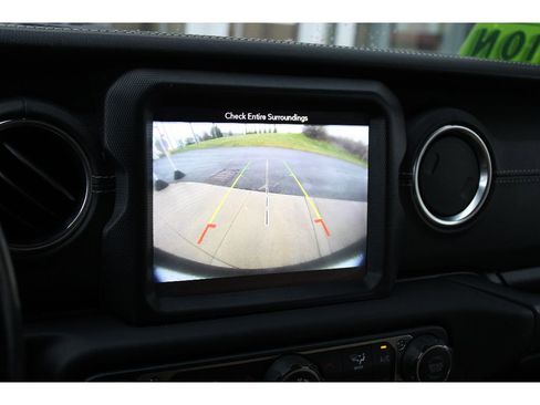 Used 2018 Jeep Wrangler Unlimited Sahara w/ Dual Top Group image 40