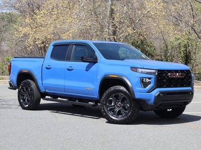 Used 2025 GMC Canyon Elevation w/ Convenience Package