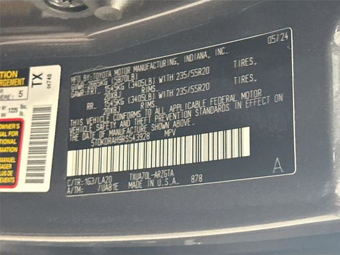 Used 2024 Toyota Highlander Platinum FWD image 33