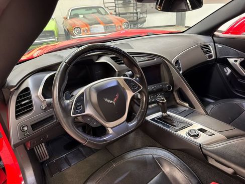 Used 2019 Chevrolet Corvette Stingray Coupe w/ 1LT RWD image 26