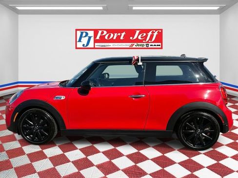 Used 2019 MINI Cooper S image 2