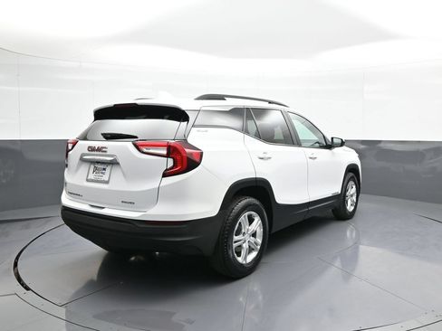 Used 2022 GMC Terrain SLE w/ Driver Convenience Package AWD/4WD image 6