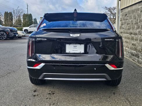 New 2026 Cadillac Optiq Luxury 1 image 6