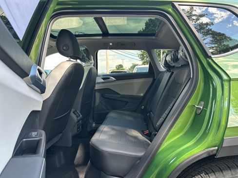 New 2026 Volkswagen Taos SE AWD/4WD image 18