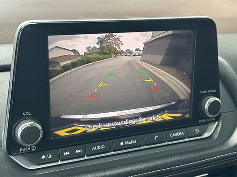 Used 2022 Nissan Rogue SV image 21