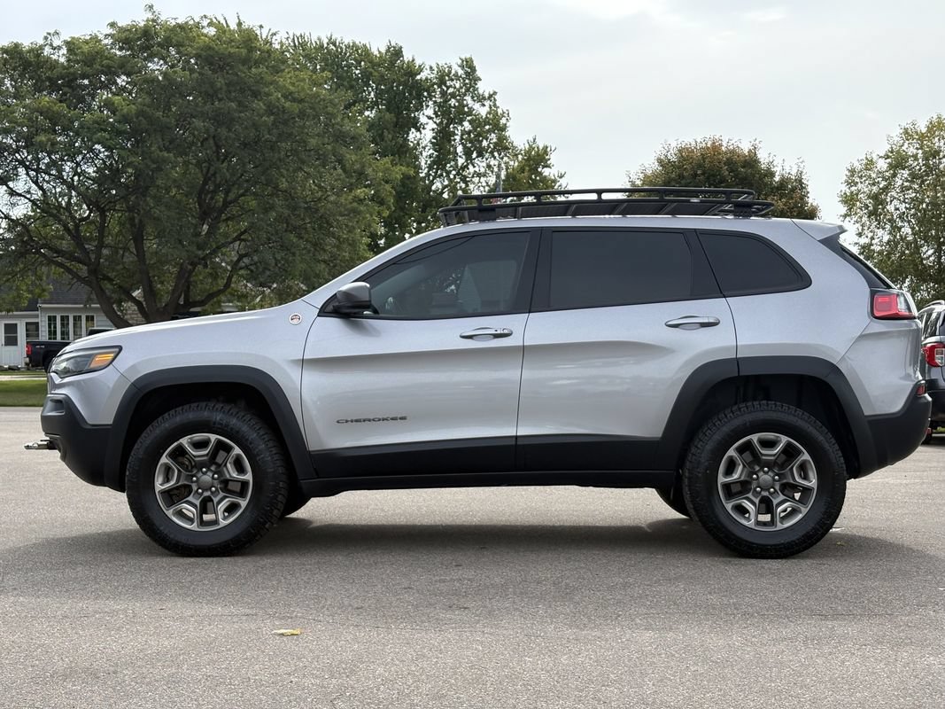 Used 2019 Jeep Cherokee Trailhawk AWD/4WD image 5