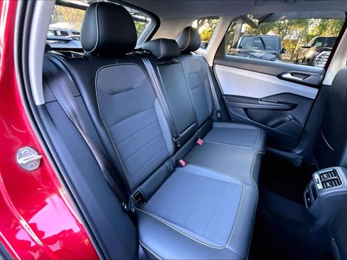 Certified 2023 Volkswagen Taos SE w/ Panoramic Sunroof Package image 19