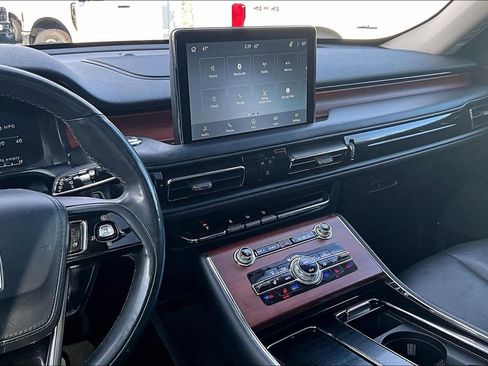 Certified 2022 Lincoln Aviator Reserve w/ Equipment Group 201A image 6