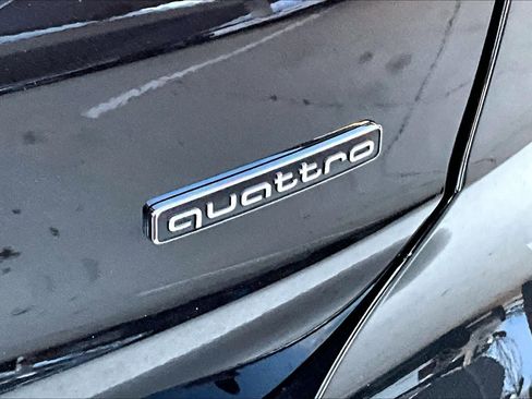 Used 2025 Audi Q3 2.0T Premium w/ Convenience Package image 9