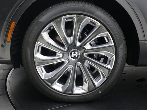 New 2025 Bentley Bentayga Extended Wheelbase image 13