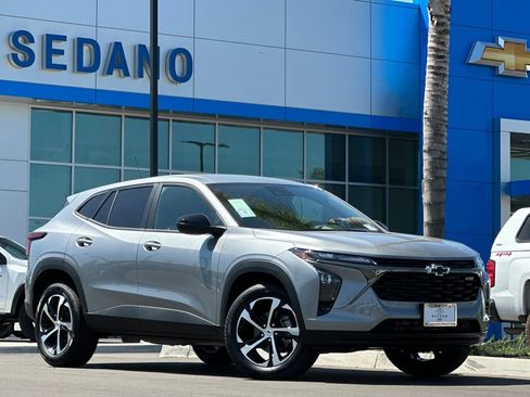 New 2026 Chevrolet Trax RS image 2