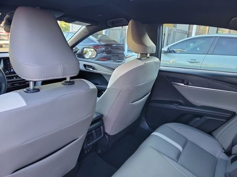 Used 2025 Toyota Camry SE FWD image 28