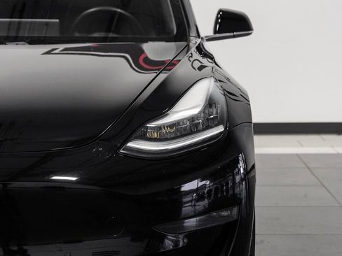 Used 2018 Tesla Model 3 Long Range image 50