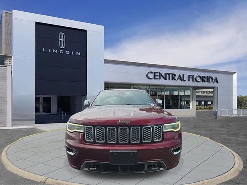 Used 2018 Jeep Grand Cherokee Overland AWD/4WD image 10