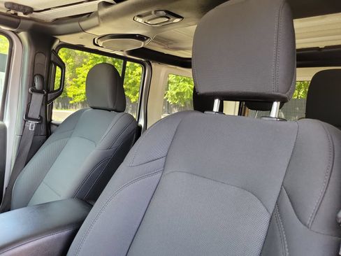 Used 2021 Jeep Wrangler Unlimited Sport AWD/4WD image 11
