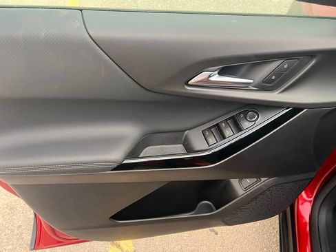 New 2026 Chevrolet Equinox LT w/ Convenience Package II FWD image 8
