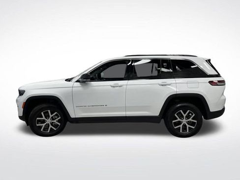 Used 2024 Jeep Grand Cherokee Limited image 14