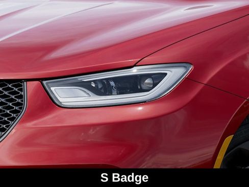 New 2026 Chrysler Pacifica Limited FWD image 10