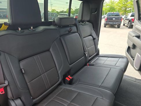 Used 2023 Chevrolet Silverado 1500 High Country w/ High Country Premium Package AWD/4WD image 11