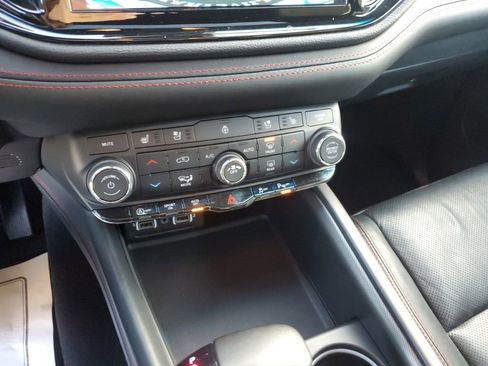 Used 2024 Dodge Durango GT image 22