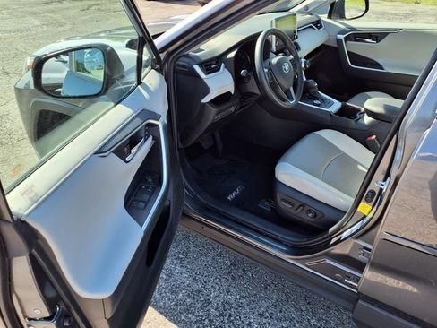 Used 2022 Toyota RAV4 Limited AWD/4WD image 52