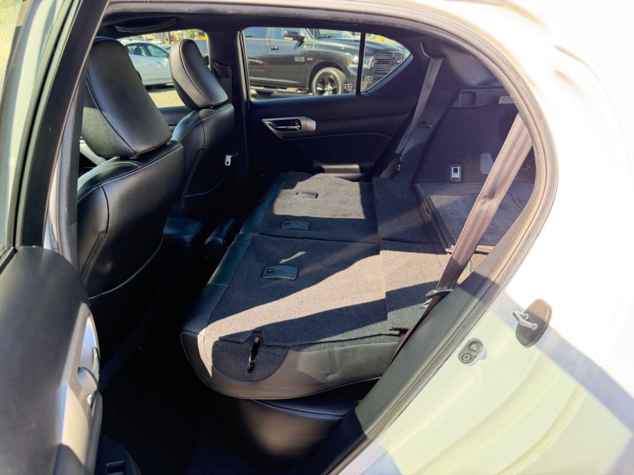 Used 2015 Lexus CT 200h w/ Navigation Package FWD image 36