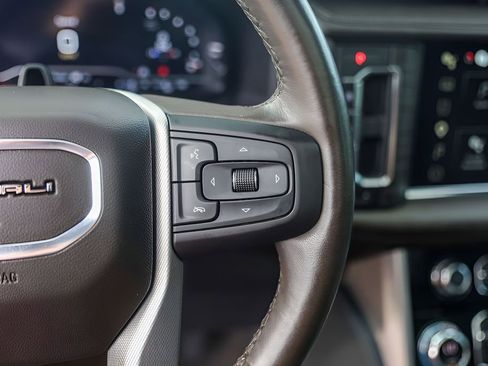 Used 2023 GMC Yukon Denali w/ Denali Reserve Package RWD image 16