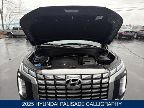 Certified 2025 Hyundai Palisade Calligraphy AWD/4WD image 13
