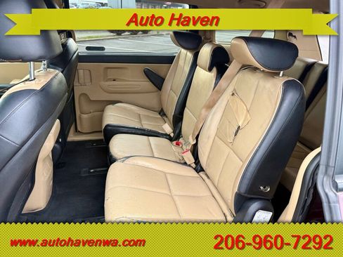 Used 2018 Kia Sedona LX w/ LX Essentials Premium Package FWD image 10