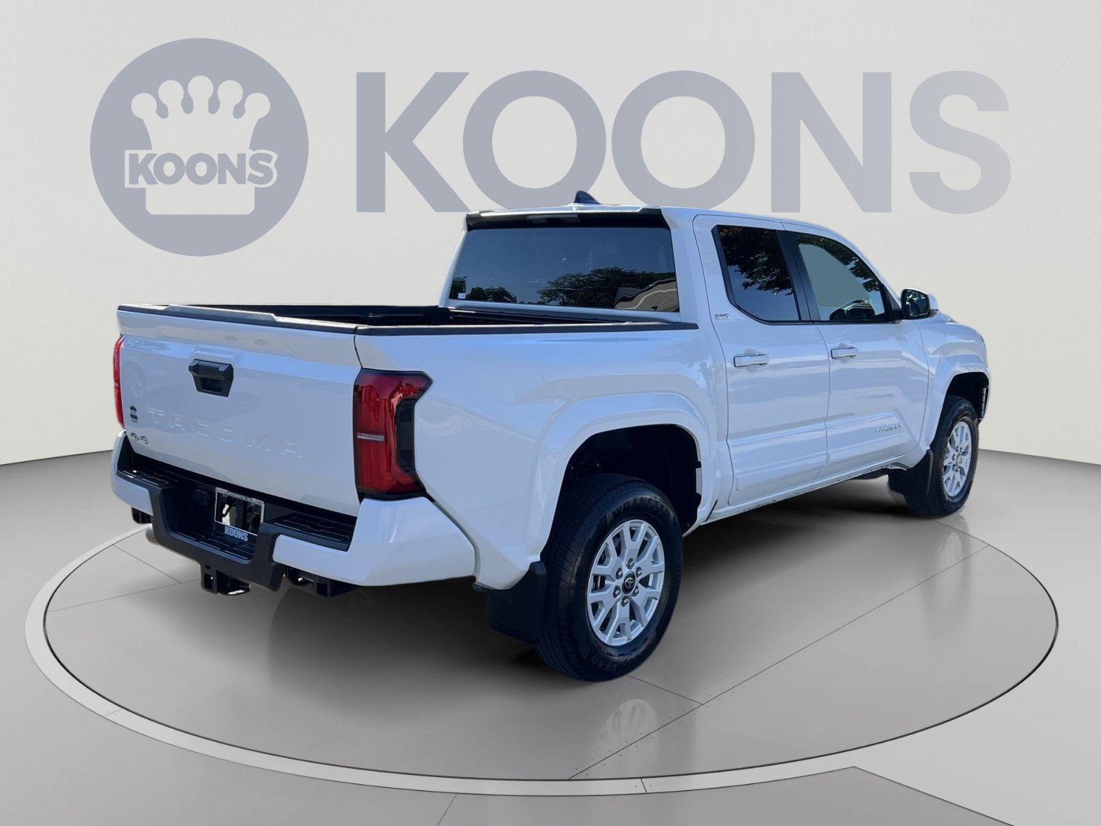Used 2025 Toyota Tacoma SR5 AWD/4WD image 7