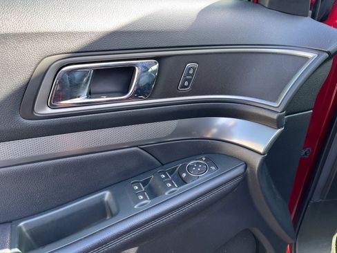 Used 2018 Ford Explorer XLT AWD/4WD image 20