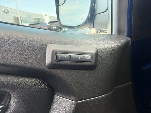 Used 2024 Nissan Titan PRO-4X w/ Pro-4x Convenience Package AWD/4WD image 9