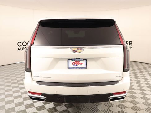 Used 2023 Cadillac Escalade ESV Premium Luxury w/ Performance Package image 24