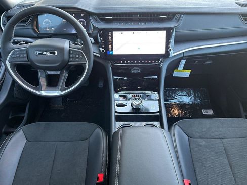 New 2026 Jeep Grand Cherokee Altitude image 10