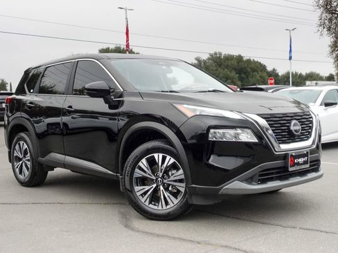 Used 2023 Nissan Rogue SV image 5
