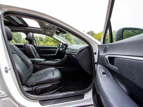 Used 2022 Hyundai Sonata SEL w/ Convenience Package image 18