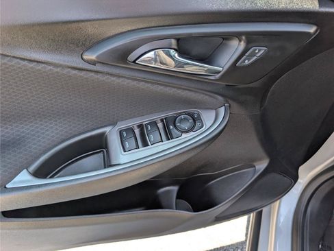 Used 2020 Chevrolet Malibu LS FWD image 18