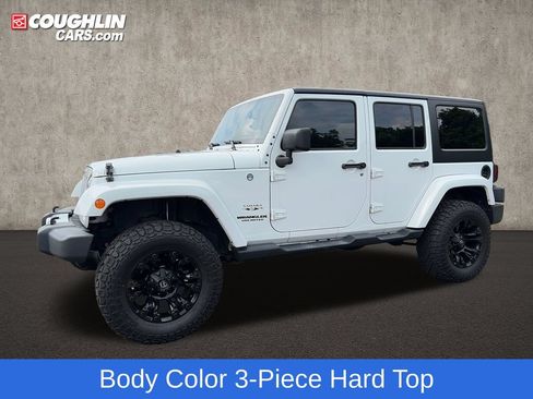 Used 2017 Jeep Wrangler Unlimited Sahara w/ Connectivity Group AWD/4WD image 5