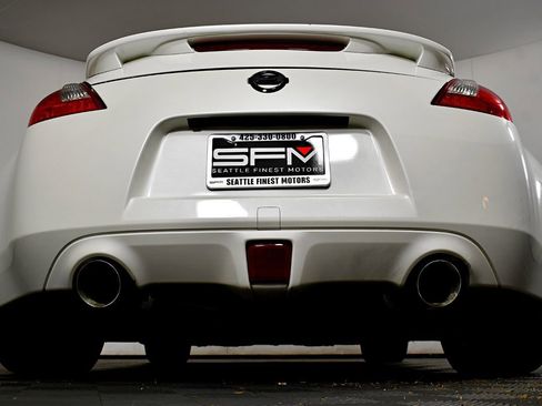 Used 2013 Nissan 370Z Touring w/ Sport Pkg image 14