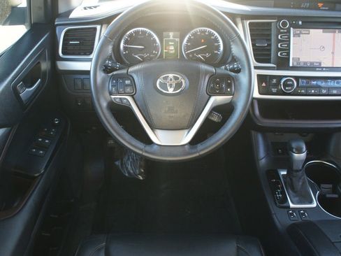 Used 2015 Toyota Highlander XLE image 5