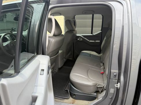 Used 2017 Nissan Frontier SL AWD/4WD image 30
