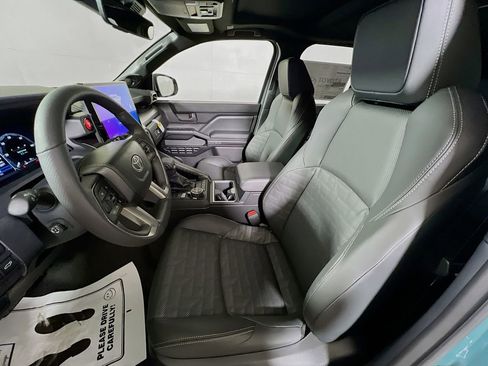 New 2026 Toyota 4Runner TRD Off-Road Premium AWD/4WD image 17