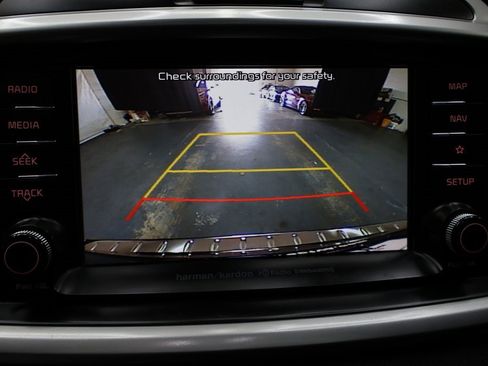 Used 2019 Kia Sorento SX image 23