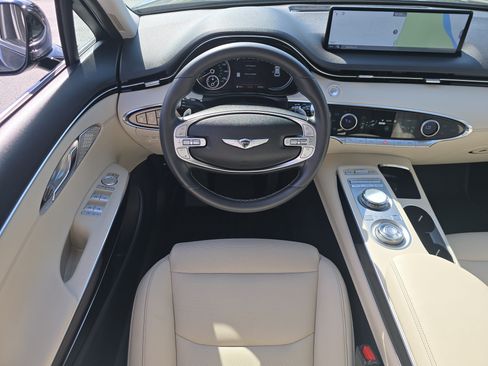 Used 2025 Genesis GV70 2.5T AWD/4WD image 22