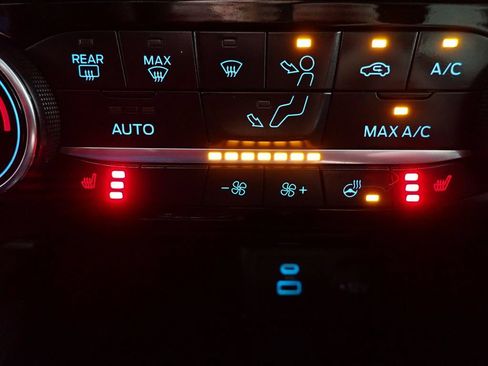 Used 2022 Ford Escape SEL FWD image 4