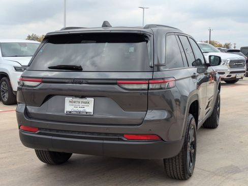 New 2025 Jeep Grand Cherokee Laredo RWD image 3