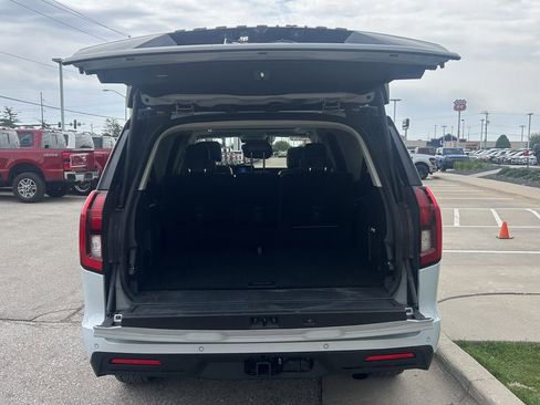 Certified 2025 Ford Expedition Max Active AWD/4WD image 17